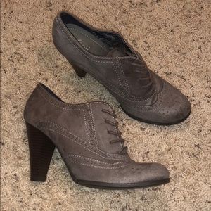 Trendy heels to dress up or dress down